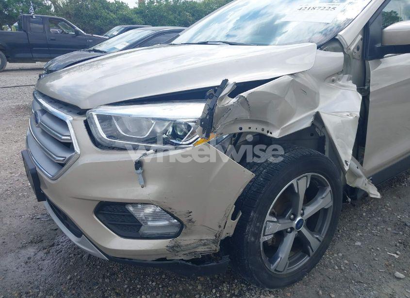 Photo 6 of 2017 Ford Escape SE (VIN 1FMCU0GD7HUB27502)