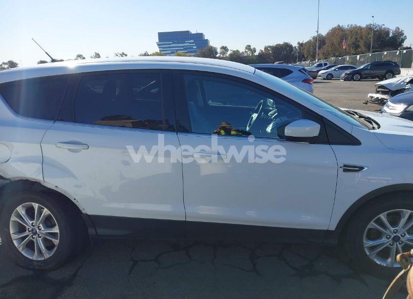 Photo 14 of 2017 Ford Escape SE (VIN 1FMCU0GD7HUB44557)