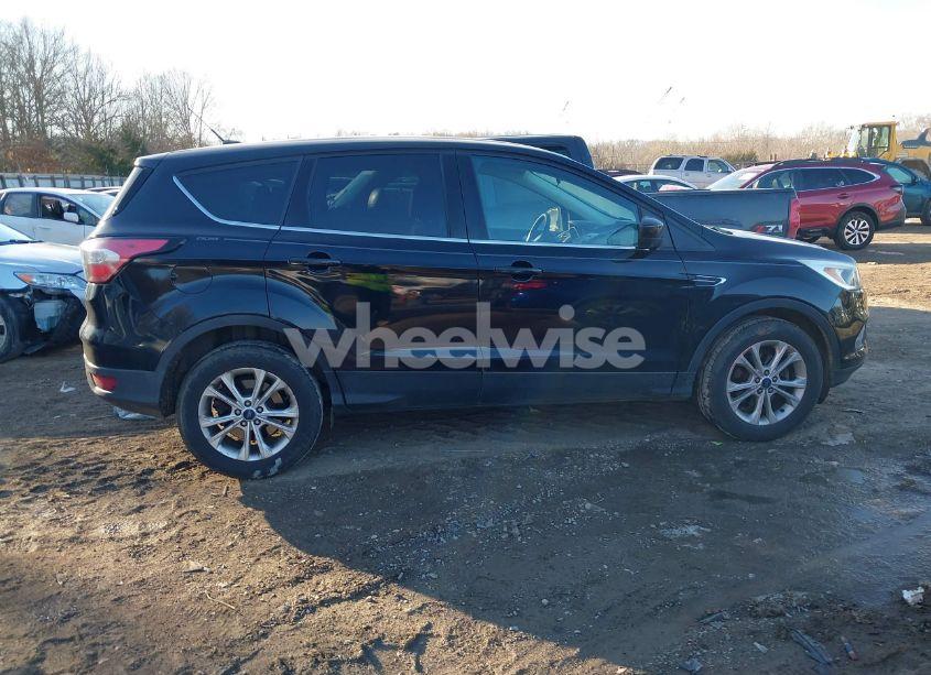 Photo 13 of 2017 Ford Escape SE (VIN 1FMCU0GD7HUB99350)