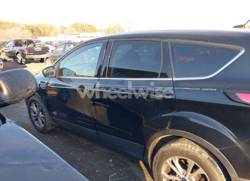 Photo 14 of 2017 Ford Escape SE (VIN 1FMCU0GD7HUB99350)