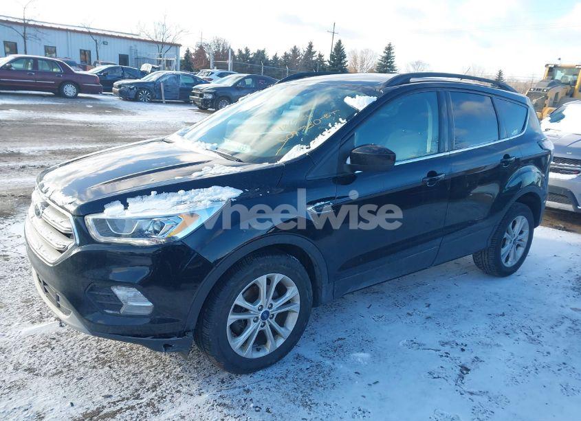 Photo 2 of 2017 Ford Escape SE (VIN 1FMCU0GD7HUC09780)