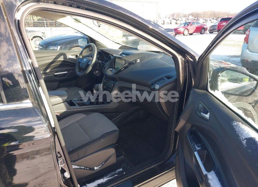 Photo 5 of 2017 Ford Escape SE (VIN 1FMCU0GD7HUC09780)