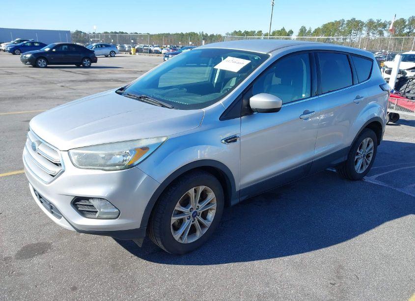 Photo 2 of 2017 Ford Escape SE (VIN 1FMCU0GD7HUC42682)