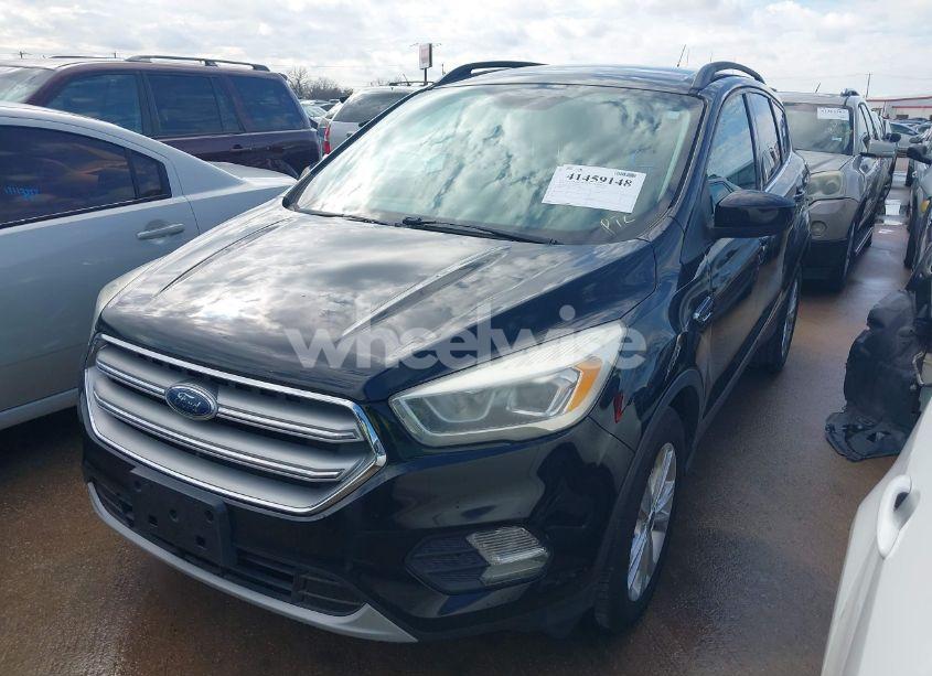 Photo 2 of 2017 Ford Escape SE (VIN 1FMCU0GD7HUC71583)