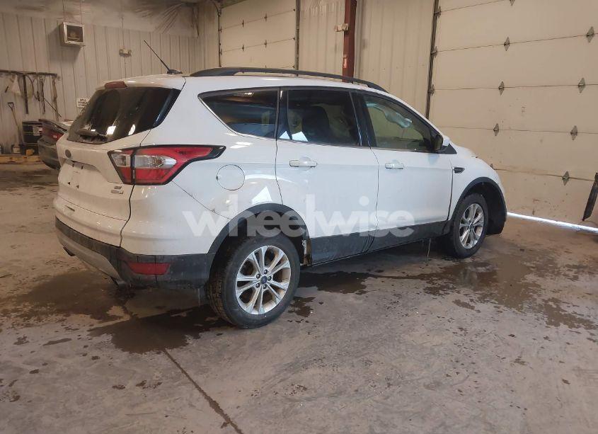 Photo 4 of 2017 Ford Escape SE (VIN 1FMCU0GD7HUC86617)