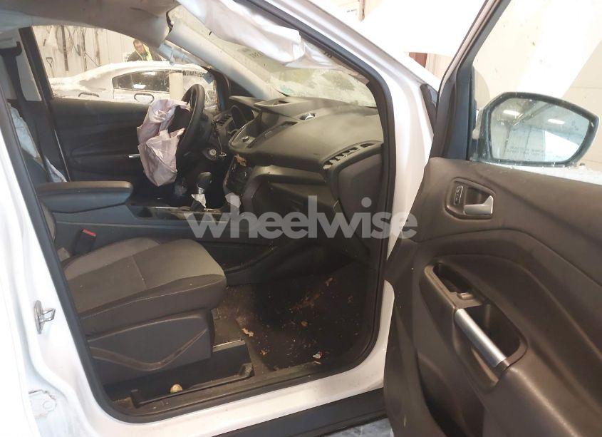 Photo 5 of 2017 Ford Escape SE (VIN 1FMCU0GD7HUC86617)