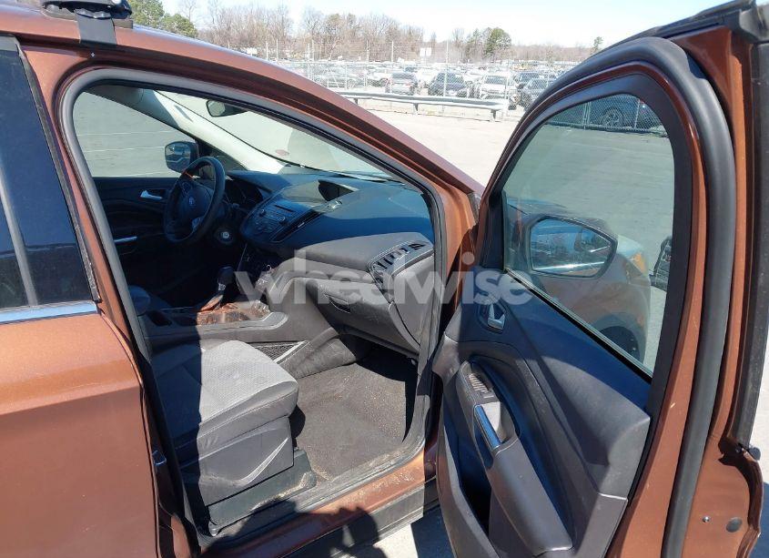 Photo 5 of 2017 Ford Escape SE (VIN 1FMCU0GD7HUC87802)