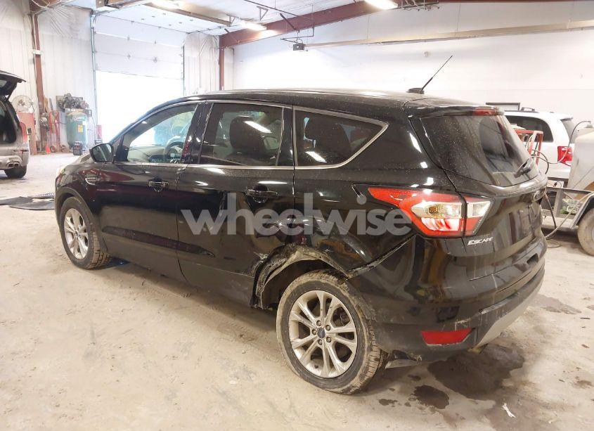 Photo 3 of 2017 Ford Escape SE (VIN 1FMCU0GD7HUD27425)