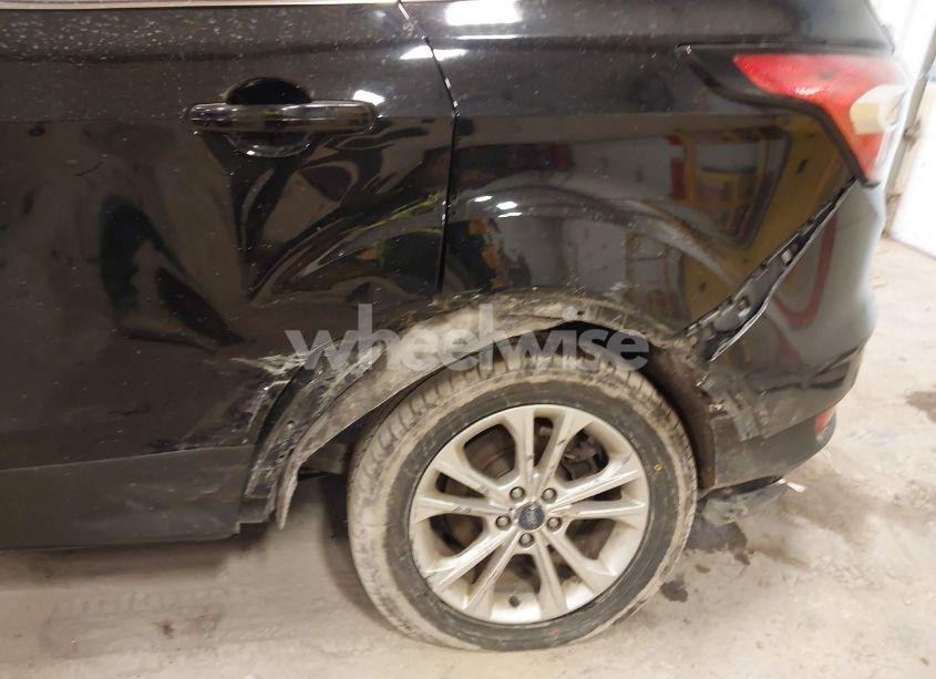 Photo 6 of 2017 Ford Escape SE (VIN 1FMCU0GD7HUD27425)