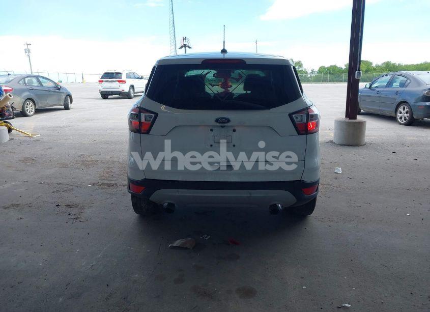 Photo 16 of 2017 Ford Escape SE (VIN 1FMCU0GD7HUD28283)