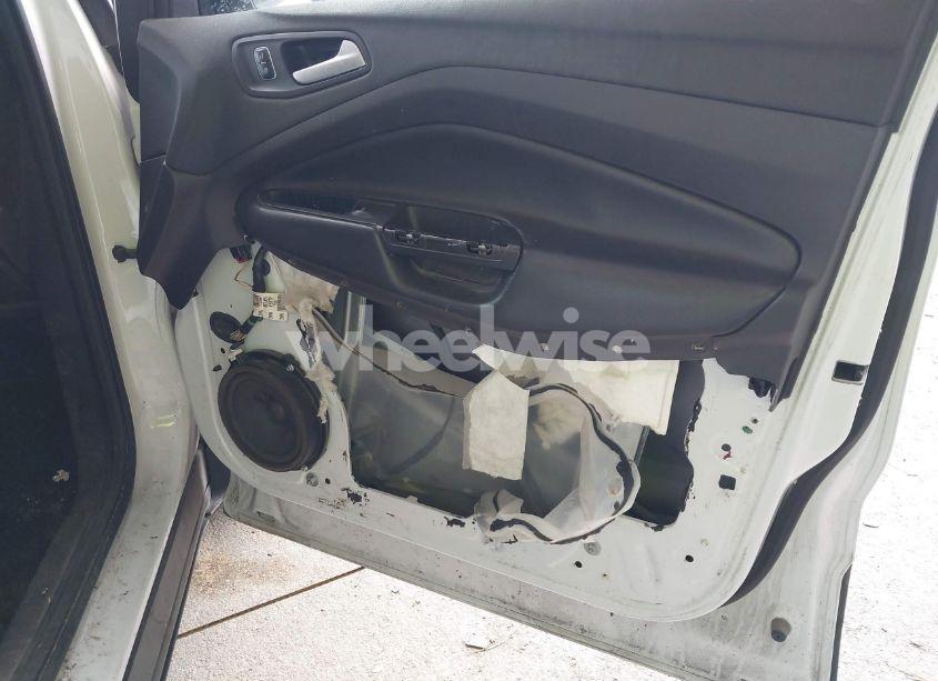 Photo 17 of 2017 Ford Escape SE (VIN 1FMCU0GD7HUD28283)