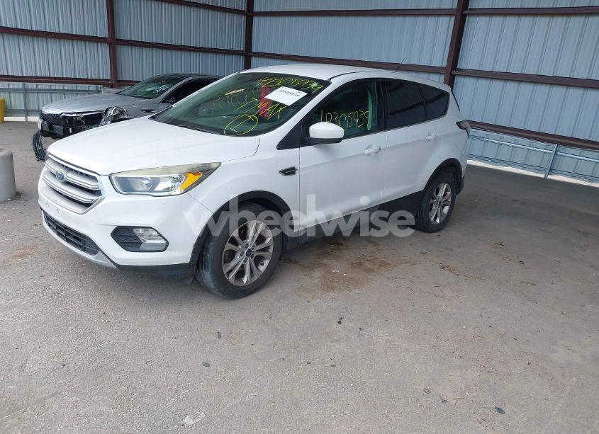 Photo 2 of 2017 Ford Escape SE (VIN 1FMCU0GD7HUD28283)