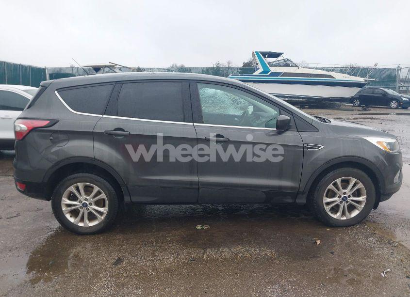 Photo 13 of 2017 Ford Escape SE (VIN 1FMCU0GD7HUD39090)