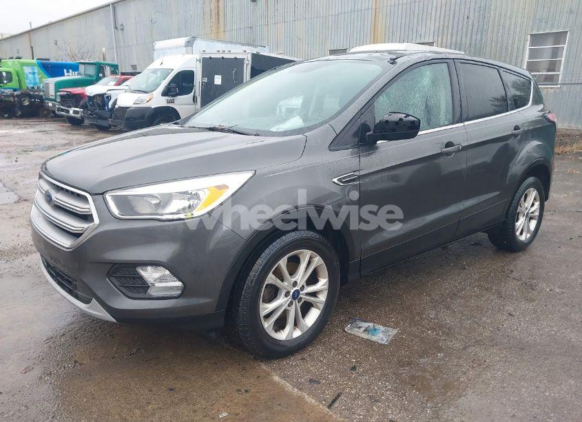 Photo 2 of 2017 Ford Escape SE (VIN 1FMCU0GD7HUD39090)