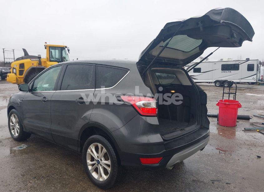 Photo 3 of 2017 Ford Escape SE (VIN 1FMCU0GD7HUD39090)