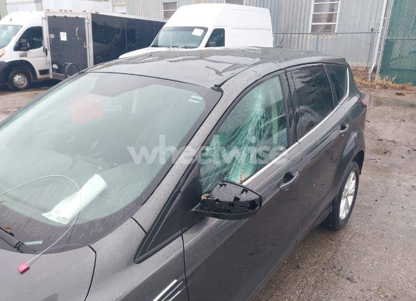 Photo 6 of 2017 Ford Escape SE (VIN 1FMCU0GD7HUD39090)