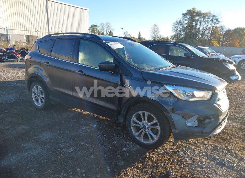 2017 Ford Escape SE (VIN 1FMCU0GD7HUD52647) main photo