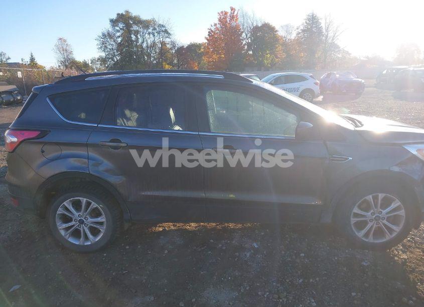 Photo 13 of 2017 Ford Escape SE (VIN 1FMCU0GD7HUD52647)