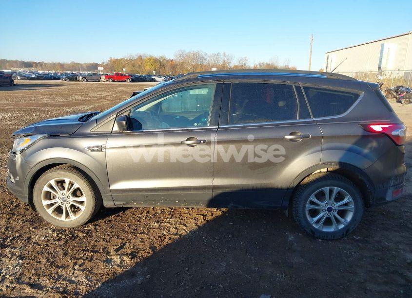 Photo 14 of 2017 Ford Escape SE (VIN 1FMCU0GD7HUD52647)
