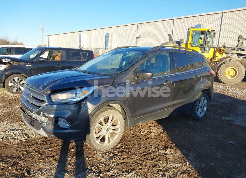 Photo 2 of 2017 Ford Escape SE (VIN 1FMCU0GD7HUD52647)