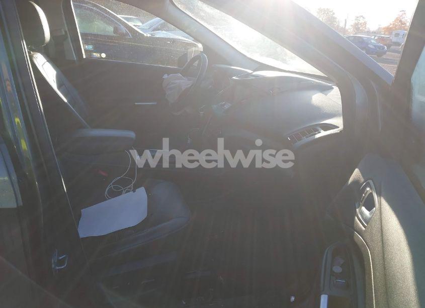 Photo 5 of 2017 Ford Escape SE (VIN 1FMCU0GD7HUD52647)