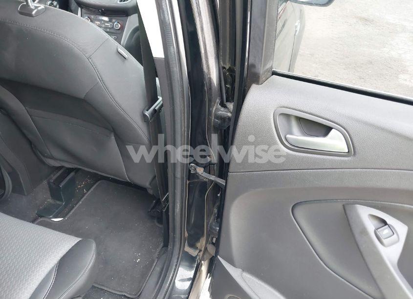 Photo 8 of 2017 Ford Escape SE (VIN 1FMCU0GD7HUD63762)