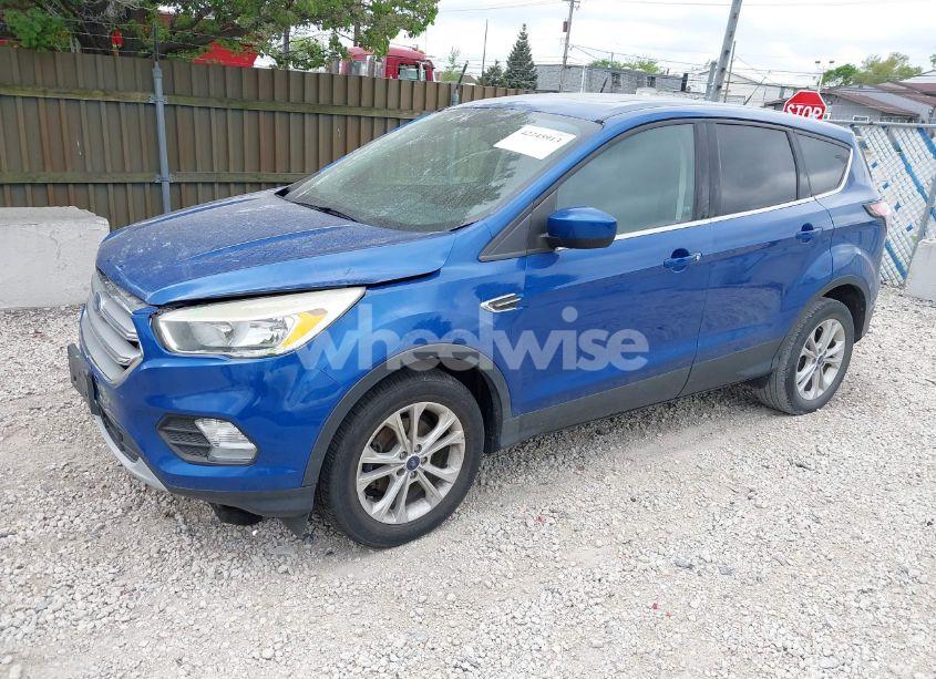 Photo 2 of 2017 Ford Escape SE (VIN 1FMCU0GD7HUD91450)