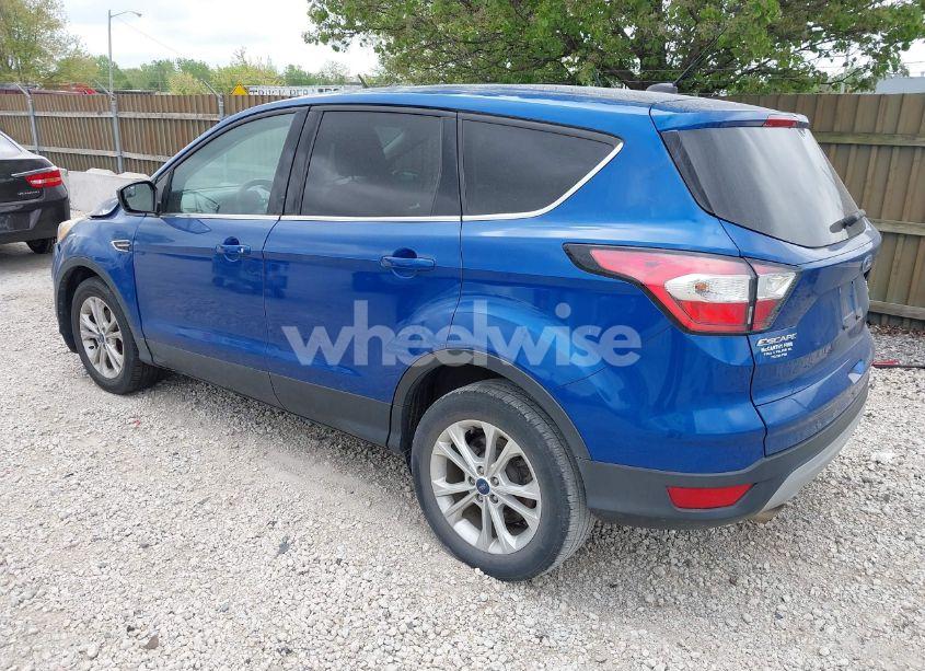 Photo 3 of 2017 Ford Escape SE (VIN 1FMCU0GD7HUD91450)