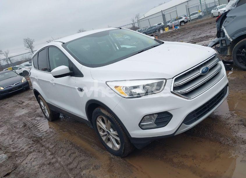 2017 Ford Escape SE (VIN 1FMCU0GD7HUE17030) main photo