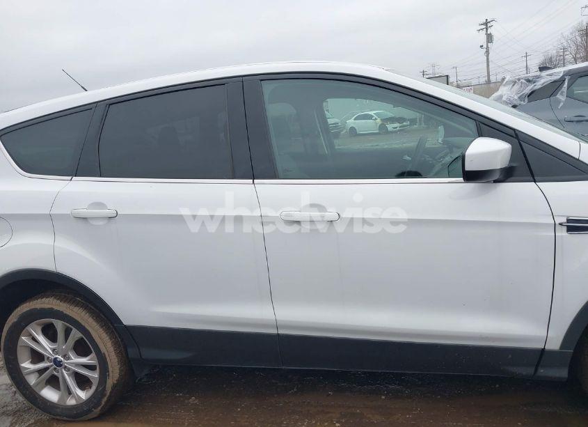Photo 13 of 2017 Ford Escape SE (VIN 1FMCU0GD7HUE17030)