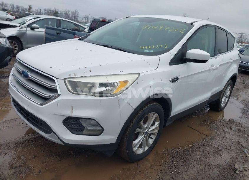 Photo 2 of 2017 Ford Escape SE (VIN 1FMCU0GD7HUE17030)