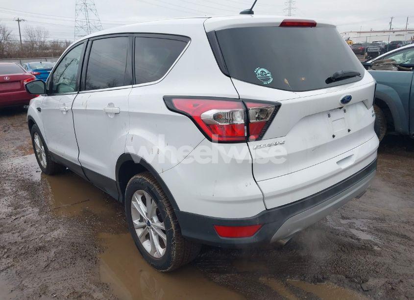 Photo 3 of 2017 Ford Escape SE (VIN 1FMCU0GD7HUE17030)