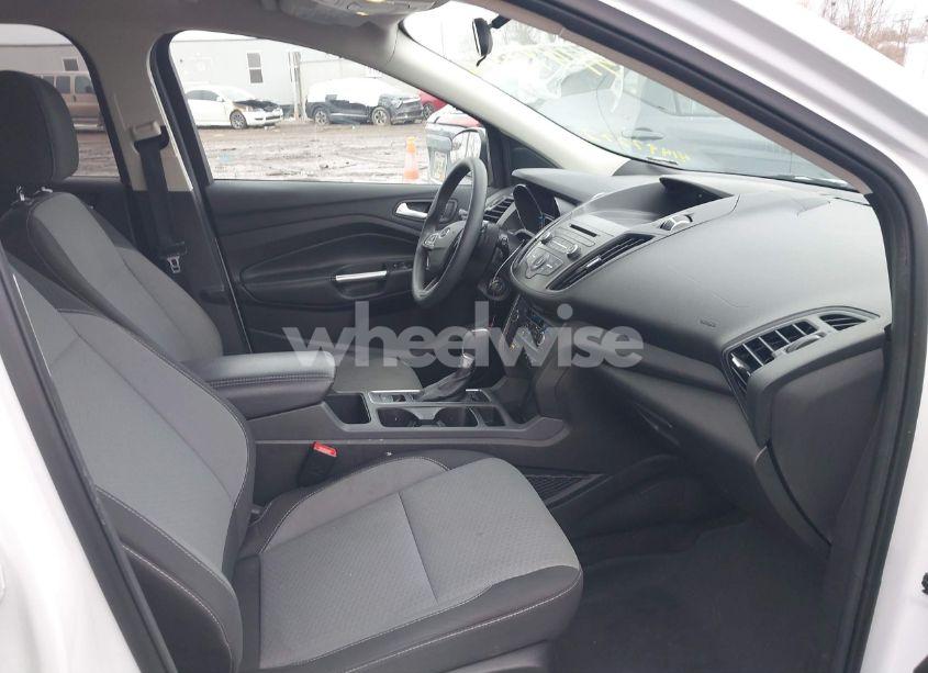 Photo 5 of 2017 Ford Escape SE (VIN 1FMCU0GD7HUE17030)