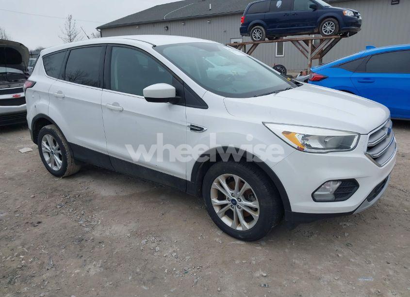 2017 Ford Escape SE (VIN 1FMCU0GD7HUE69709) main photo