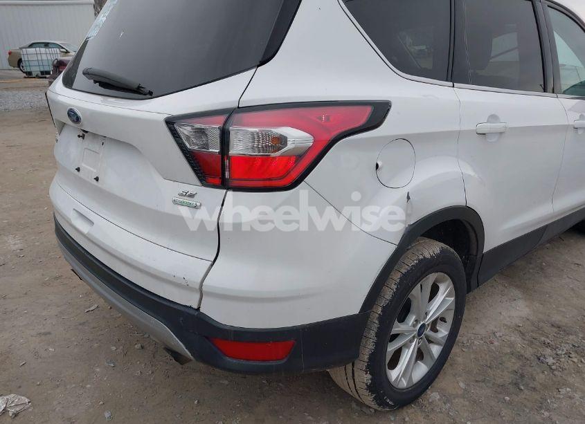 Photo 6 of 2017 Ford Escape SE (VIN 1FMCU0GD7HUE69709)