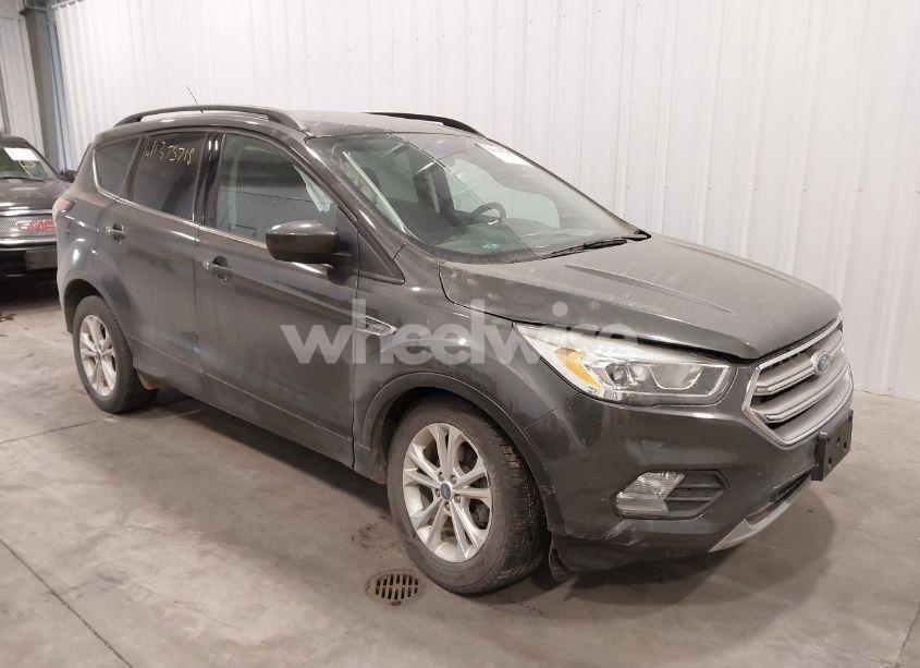 2017 Ford Escape SE (VIN 1FMCU0GD7HUE73744) main photo