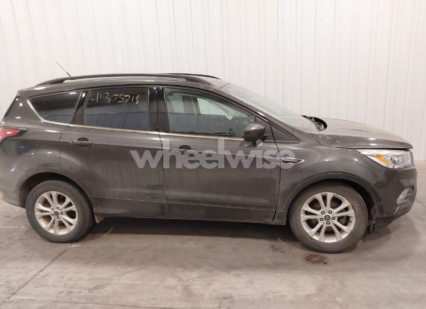 Photo 13 of 2017 Ford Escape SE (VIN 1FMCU0GD7HUE73744)