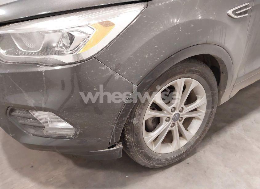 Photo 17 of 2017 Ford Escape SE (VIN 1FMCU0GD7HUE73744)