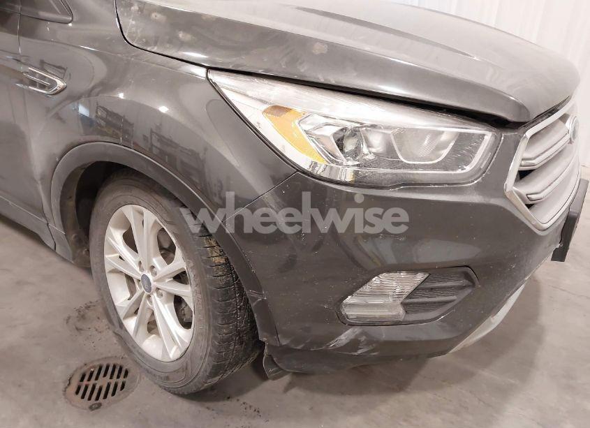 Photo 18 of 2017 Ford Escape SE (VIN 1FMCU0GD7HUE73744)