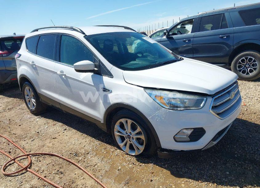 2018 Ford Escape SE (VIN 1FMCU0GD7JUA47722) main photo