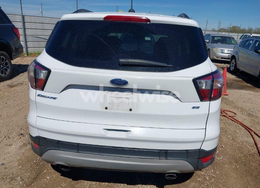 Photo 16 of 2018 Ford Escape SE (VIN 1FMCU0GD7JUA47722)