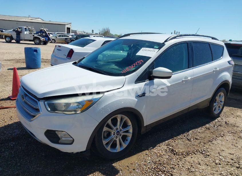 Photo 2 of 2018 Ford Escape SE (VIN 1FMCU0GD7JUA47722)