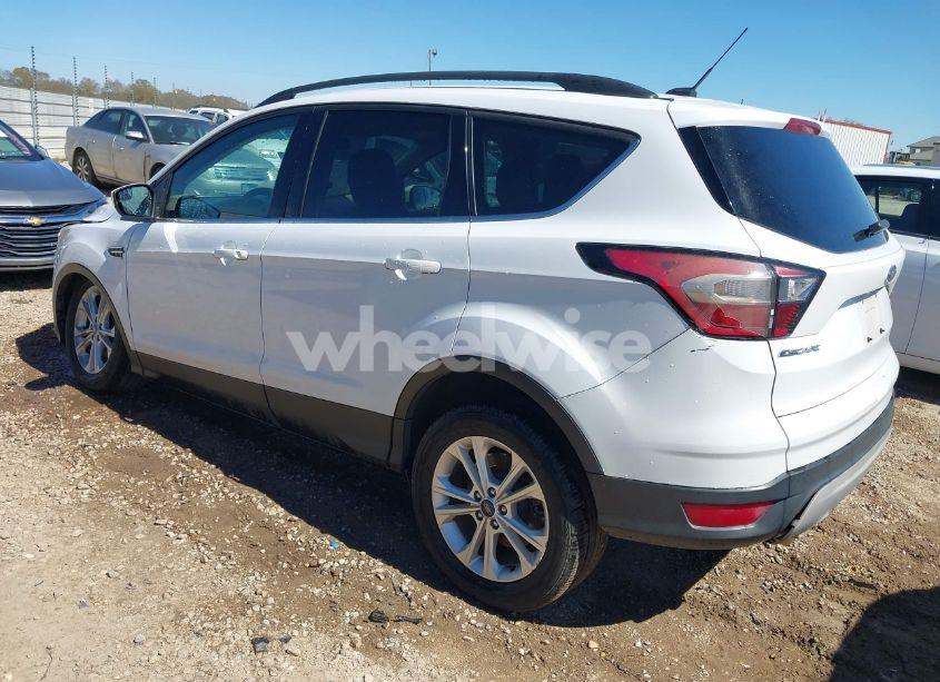 Photo 3 of 2018 Ford Escape SE (VIN 1FMCU0GD7JUA47722)