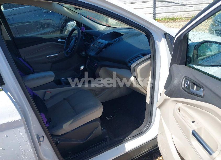 Photo 5 of 2018 Ford Escape SE (VIN 1FMCU0GD7JUA47722)