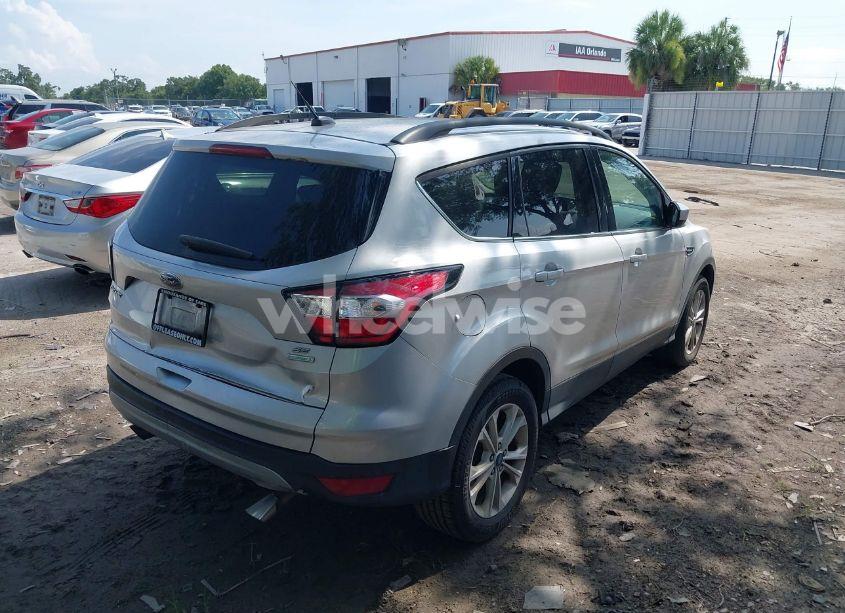 Photo 4 of 2018 Ford Escape SE (VIN 1FMCU0GD7JUA73219)
