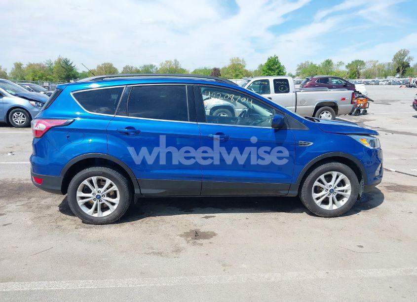 Photo 13 of 2018 Ford Escape SE (VIN 1FMCU0GD7JUB40630)