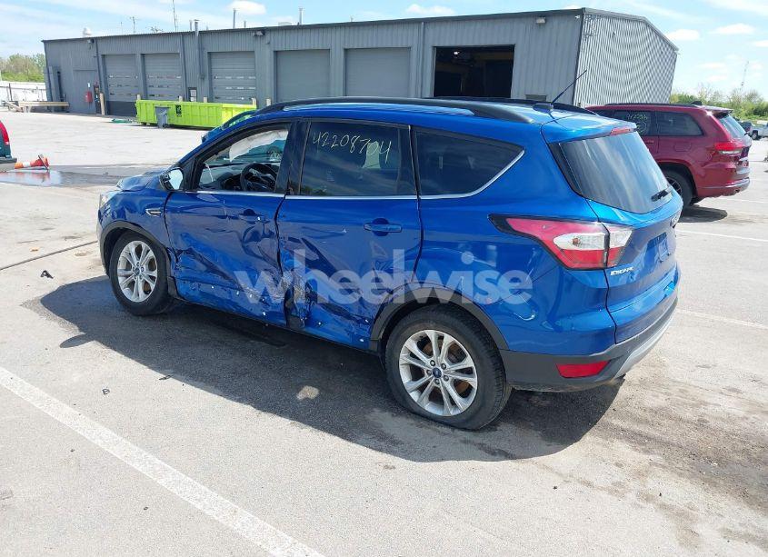 Photo 3 of 2018 Ford Escape SE (VIN 1FMCU0GD7JUB40630)