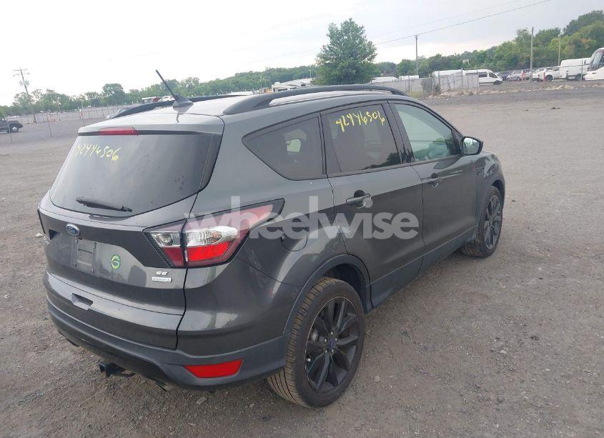Photo 4 of 2018 Ford Escape SE (VIN 1FMCU0GD7JUB40899)