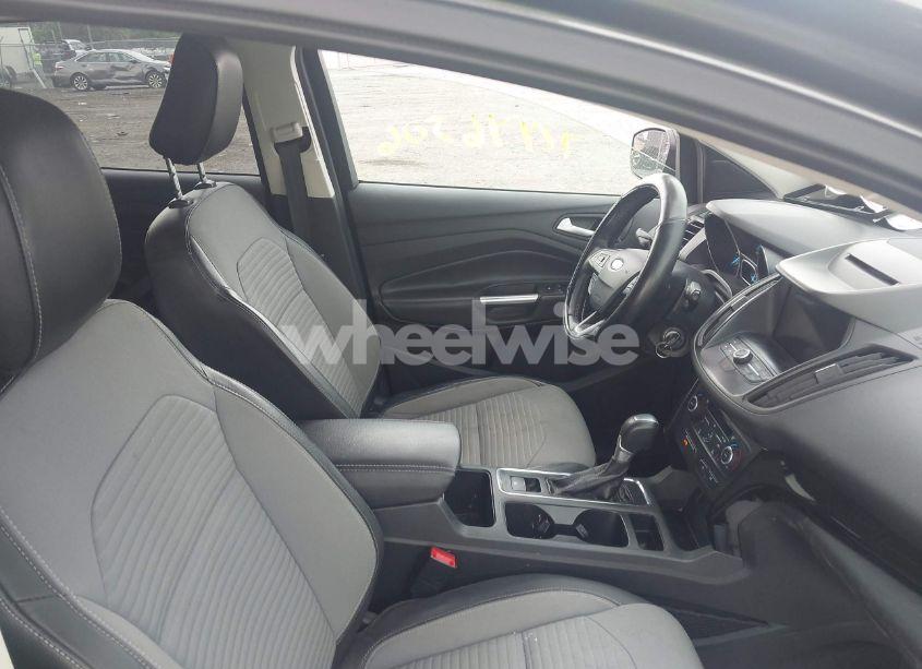 Photo 5 of 2018 Ford Escape SE (VIN 1FMCU0GD7JUB40899)