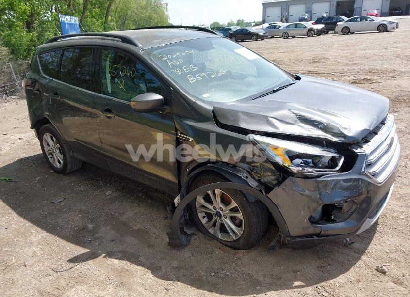 2018 Ford Escape SE (VIN 1FMCU0GD7JUB59260) main photo